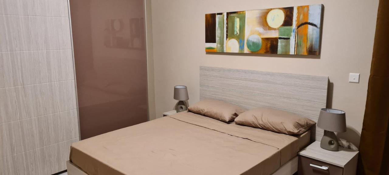 Large Apartment In Marsascala. Sleeps 6 Марсаскала Екстер'єр фото