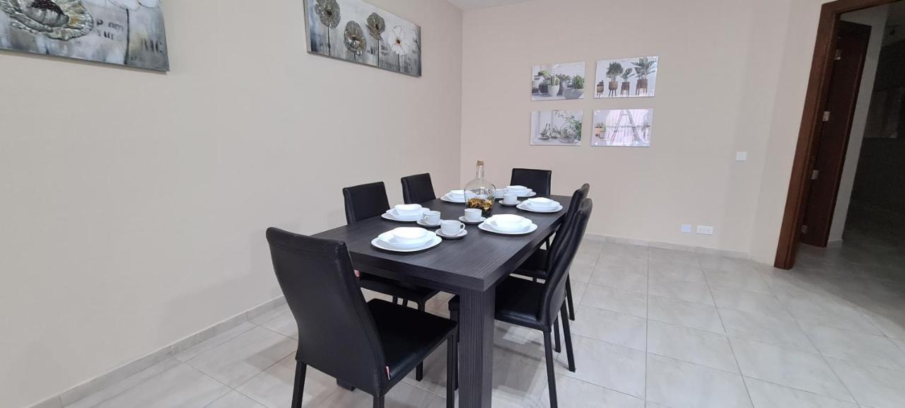 Large Apartment In Marsascala. Sleeps 6 Марсаскала Екстер'єр фото
