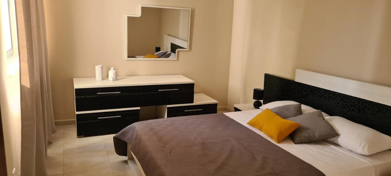 Large Apartment In Marsascala. Sleeps 6 Марсаскала Екстер'єр фото