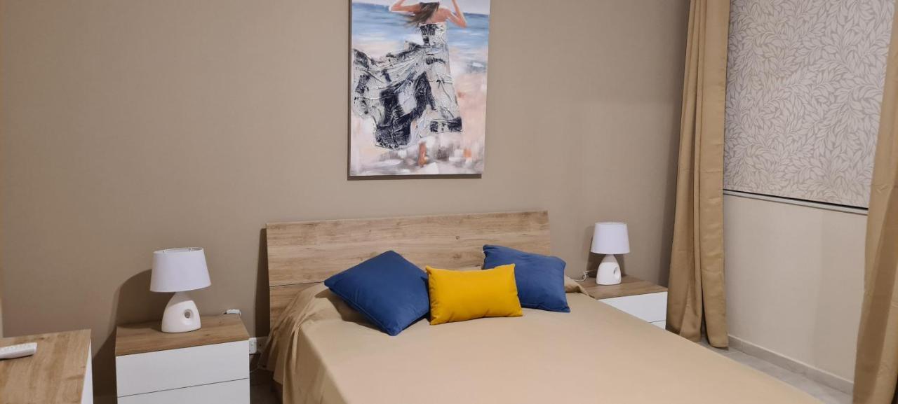 Large Apartment In Marsascala. Sleeps 6 Марсаскала Екстер'єр фото